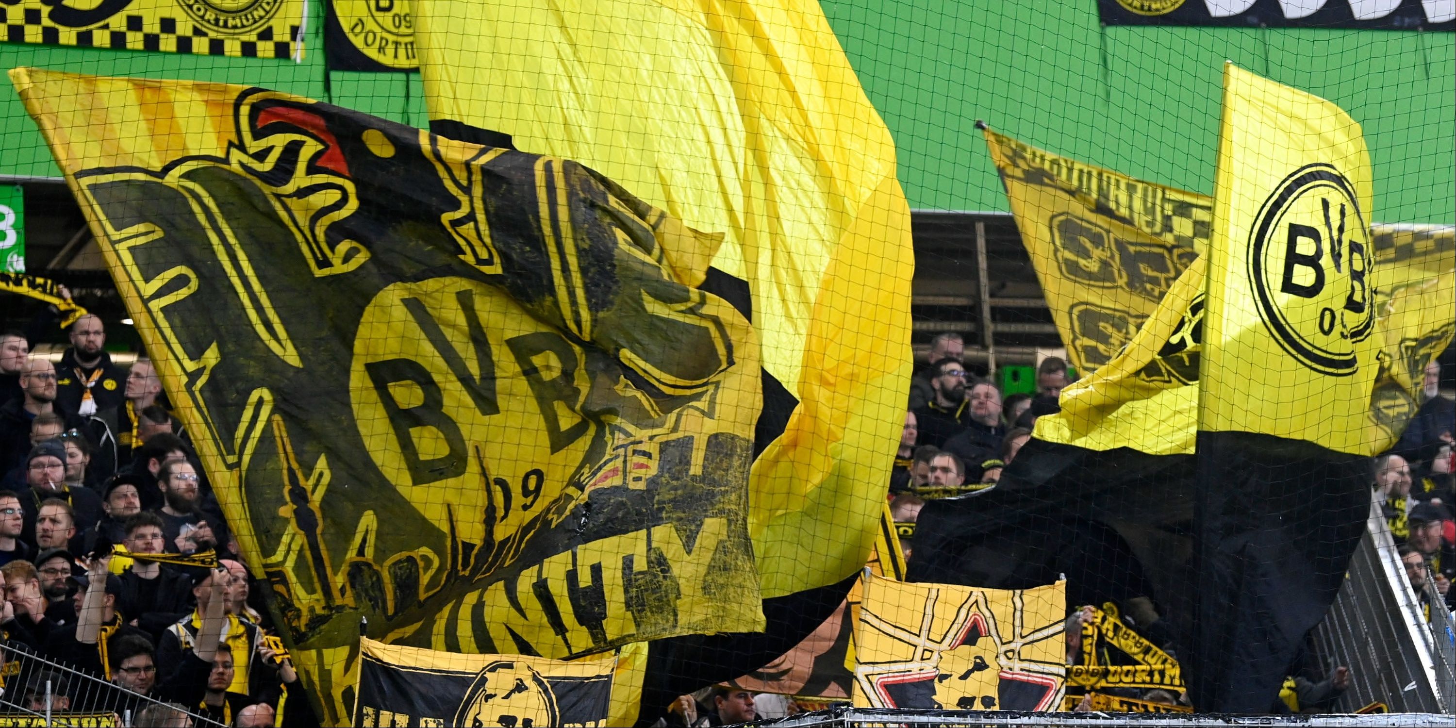 Cờ Borussia Dortmund tại sân vận động