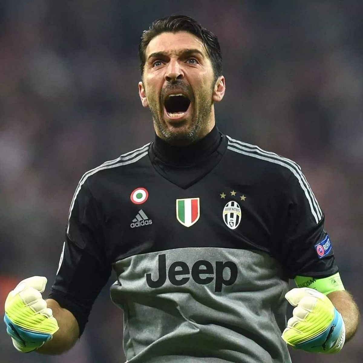 Gianluigi Buffon, huyền thoại trong khung gỗ của Ý