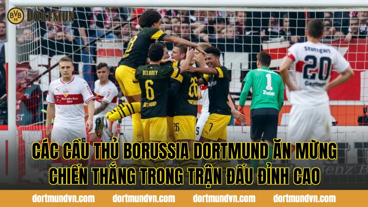 Các cầu thủ Borussia Dortmund ăn mừng chiến thắng trong trận đấu đỉnh cao